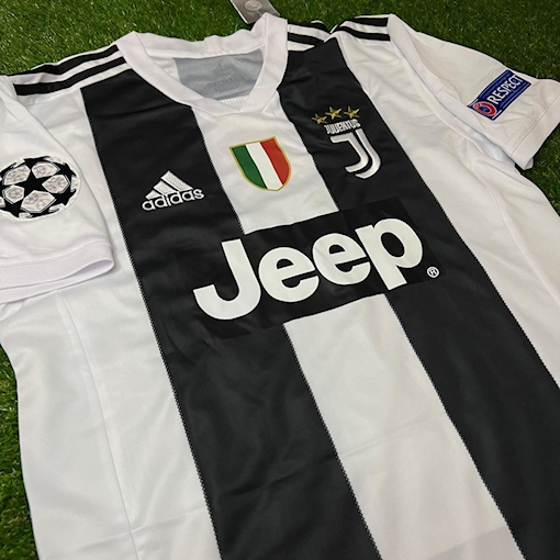 Picture of Juventus 18/19 Home Ronaldo