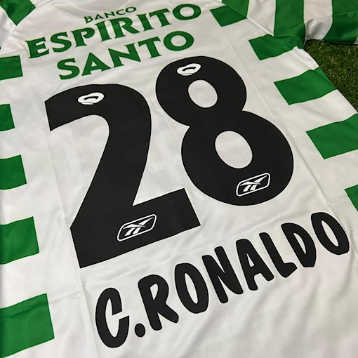 Picture of Sporting Lisbon 03/04 Home C.Ronaldo