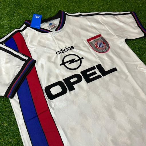 Picture of Bayern Munich 96/98 Away