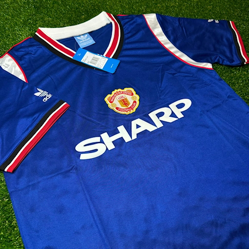 Picture of Manchester United 84/85 Away 