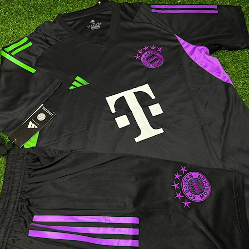 Picture of Bayern Munich 2024 Training Kit Black