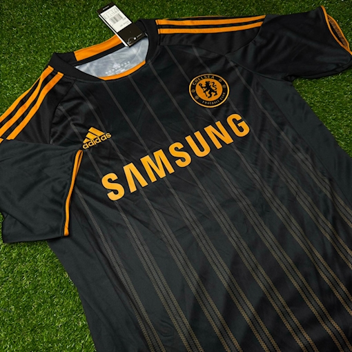 Picture of Chelsea 10/11 Away Drogba