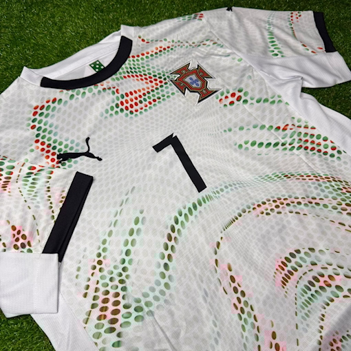 صورة Portugal 25/26 Away Ronaldo