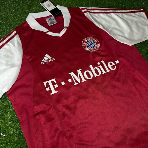 Picture of Bayern Munich 03/04 Home