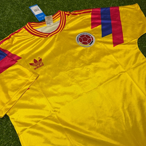 صورة Colombia 1990 Away