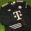 Picture of Bayern Munich 25/26 Third Player Version Long - Sleeve